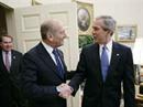 Ehud Olmert und George W. Bush sind sich in der Iran-Frage einig.