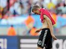 Das war wohl nichts Deutschland: Lukas Podolski trottet nach dem Schlusspfiff von dannen.
