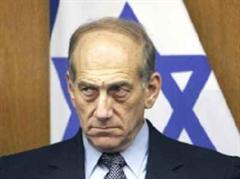 Ehud Olmert werden Betrug, Fälschung von Unterlagen, Vertrauensbruch sowie Steuerhinterziehung vorgeworfen.