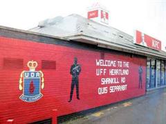 Wandmalerei der UDA in Irland.