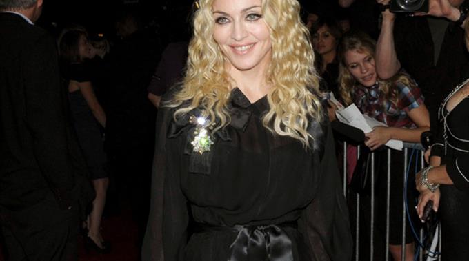 Sängerin Madonna legte dem Schönling Adam Senn einen richtigen Lap Dance hin.