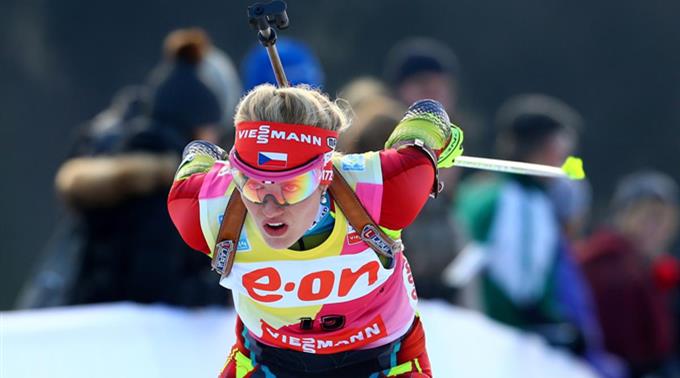 Die Tschechin Gabriela Soukalova, die Führende im Gesamtweltcup, feierte in der Verfolgung einen Start-Ziel-Sieg.