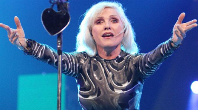 Sängerin Debbie Harry fordert Musiker auf, häufiger an sich selbst zu denken.