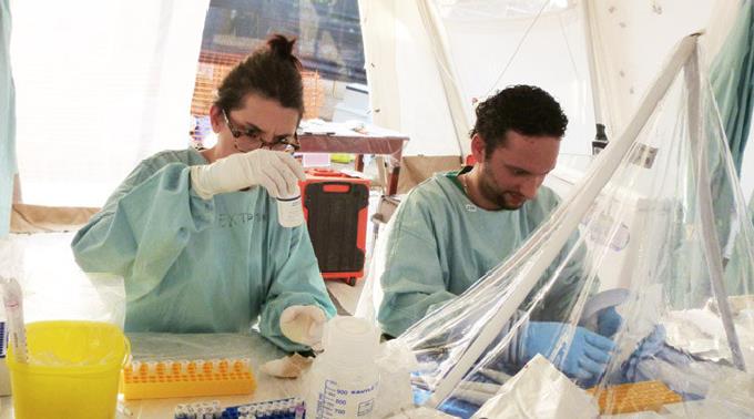 Ungetestete Medikamente gegen Ebola.