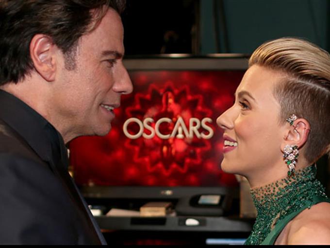 Scarlett Johansson will nicht, dass die Öffentlichkeit weiter denkt, John Travolta sei seltsam, eklig oder unangebracht.
