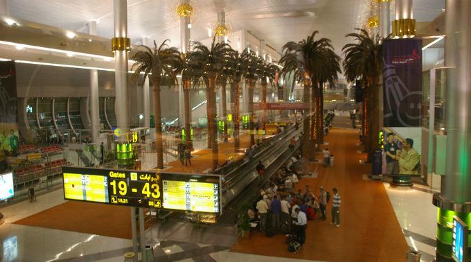 2015 seien mehr als 78 Millionen Passagiere im Flughafen Dubai abgefertigt worden.